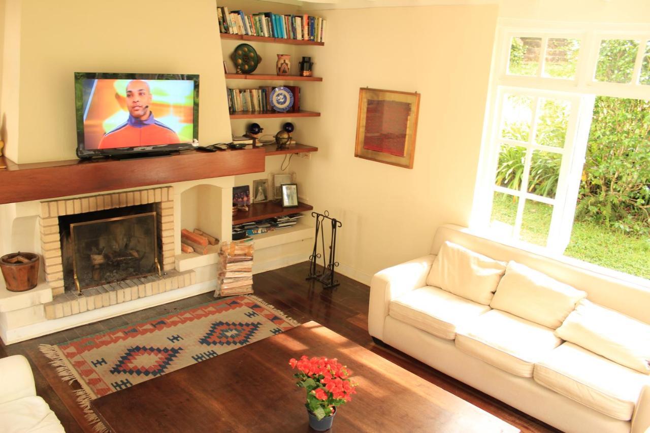 Casa Europeia 4 Quartos - 2 Min Capivari- Acomoda 8- Wifi 300mb - Caseiro No Apoio Casa de férias Campos do Jordão